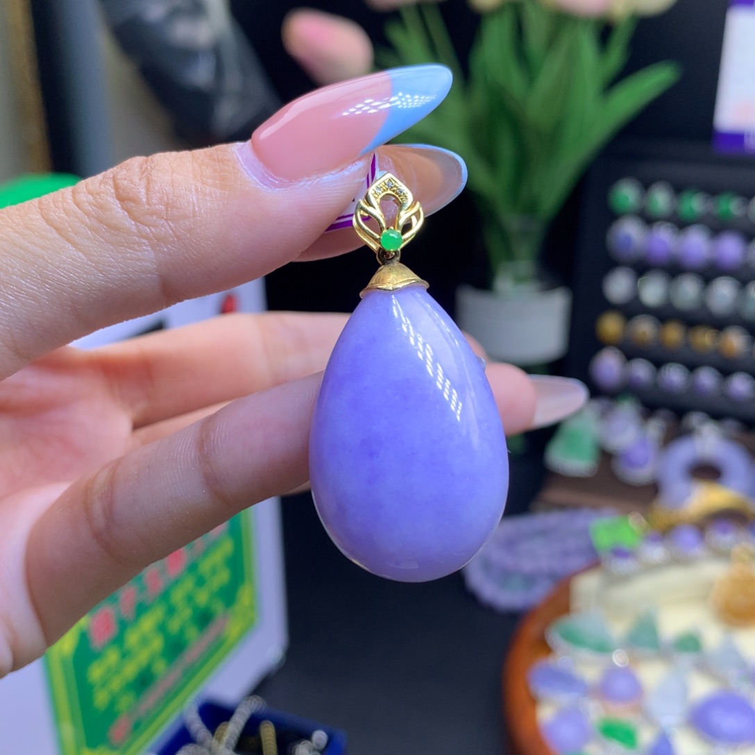 翡翠18K金镶嵌颈饰天然