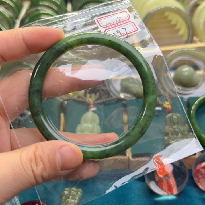 和田玉手镯未镶嵌59.7圈围10318