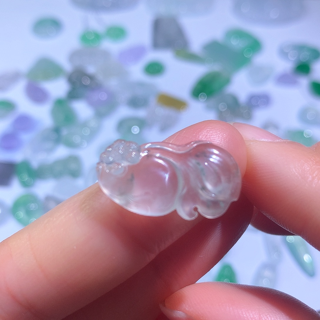 翡翠颈饰未镶嵌鱼