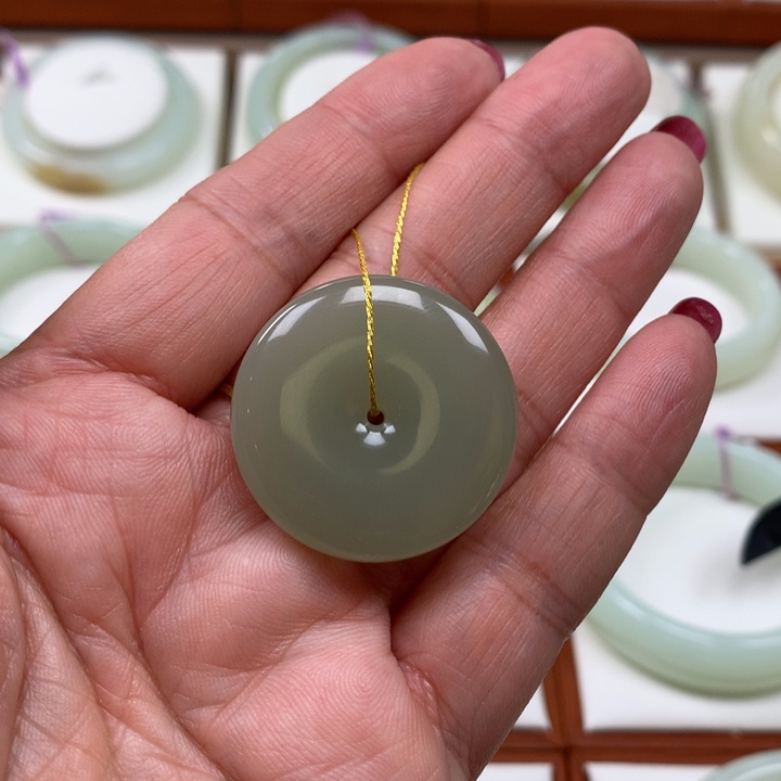 颈饰未镶嵌和田玉