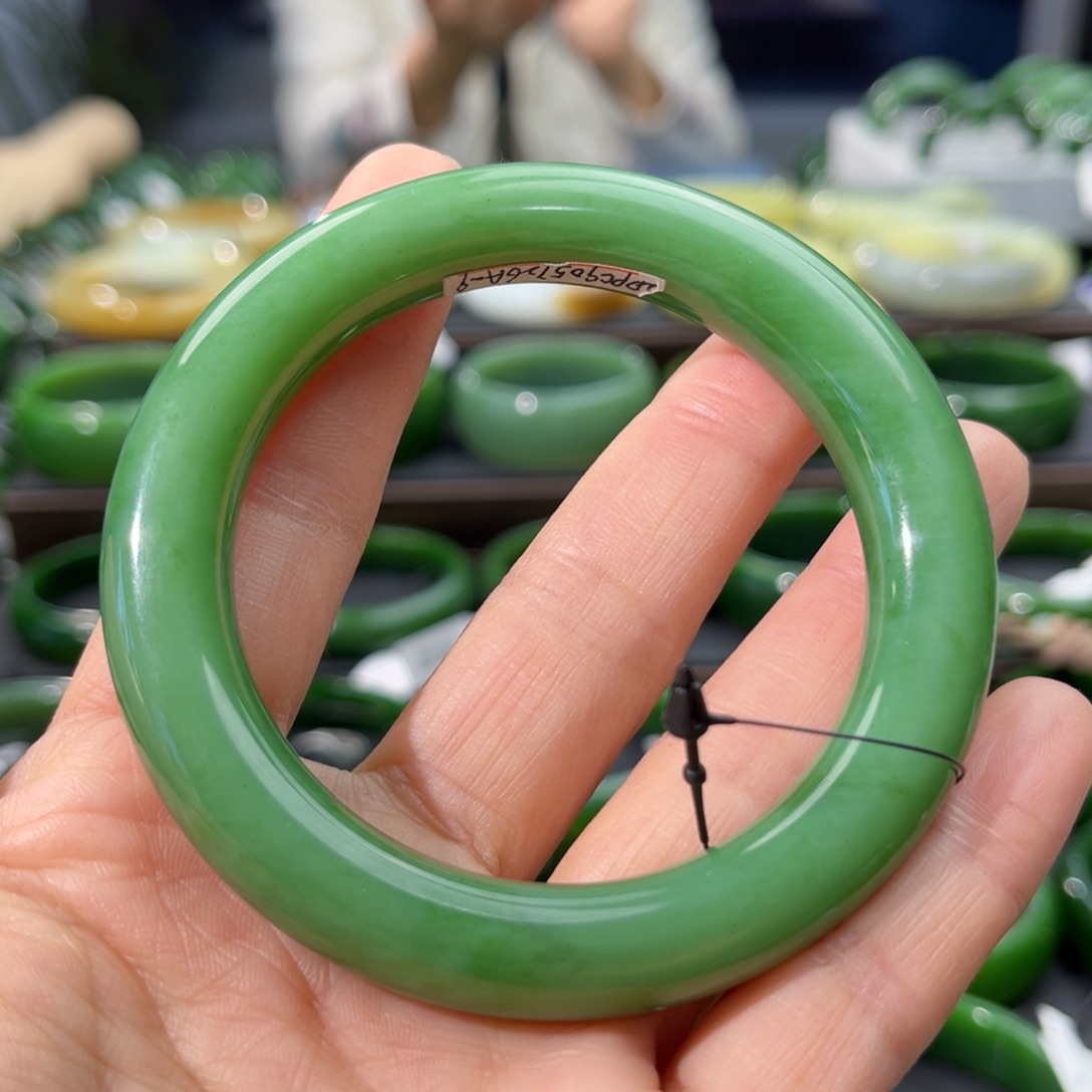 和田玉（碧玉）手镯未镶嵌