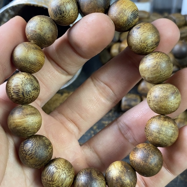 沉香手串海南乌身白奇楠14毫米15克