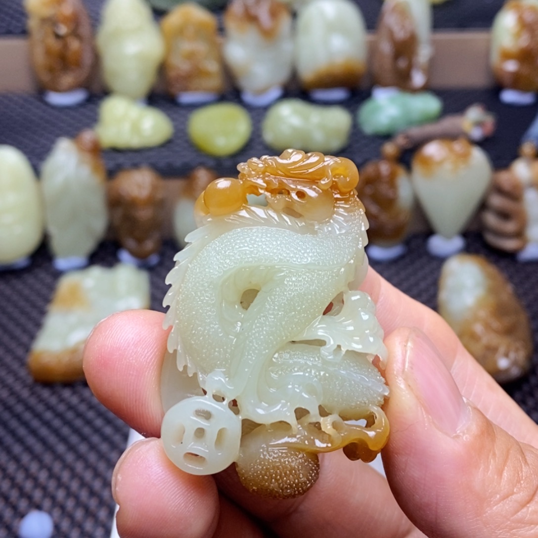 沙***鹰和田玉未镶嵌吊坠(不含链)