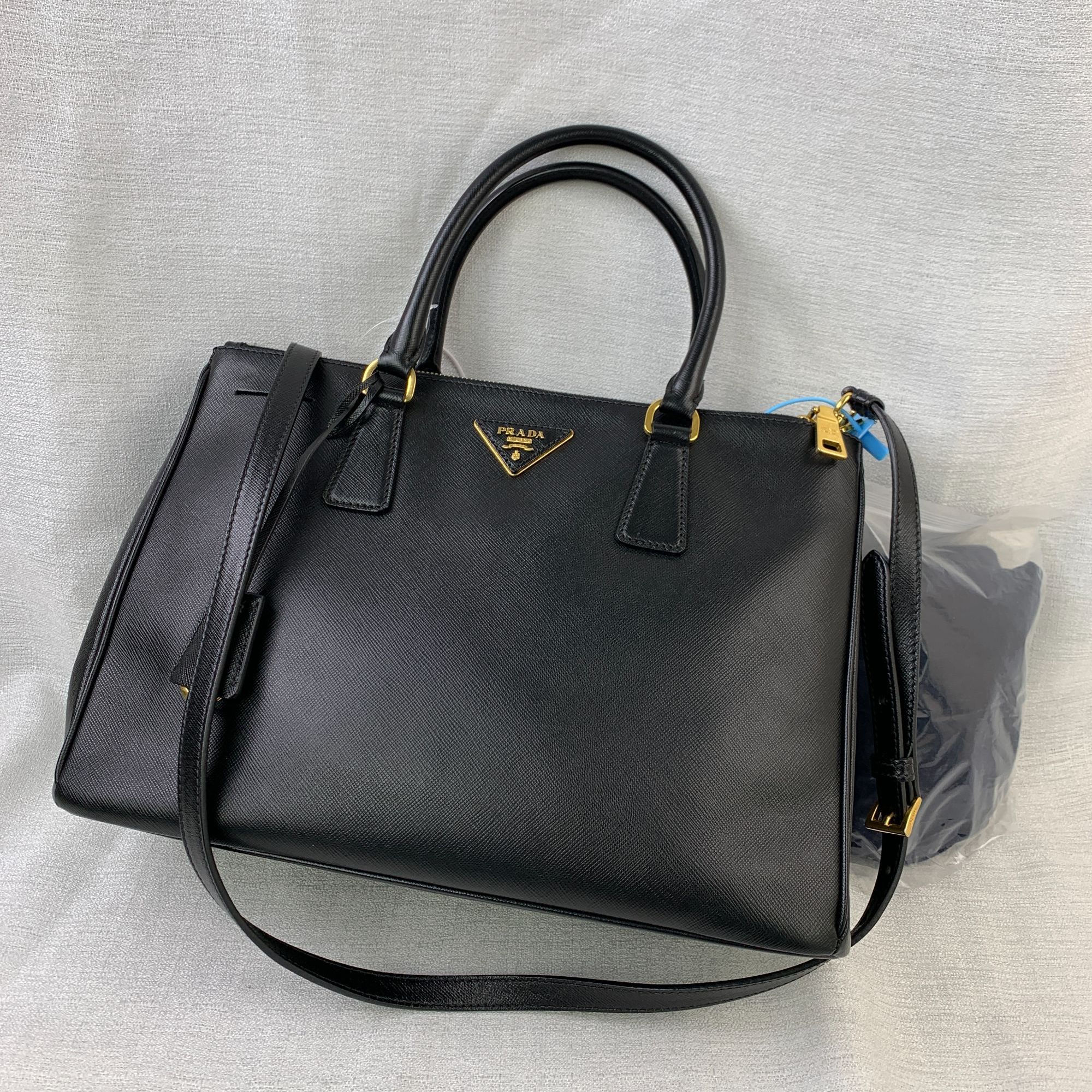 95新 Prada/普拉达 黑金杀手包/WJ11129450/9450