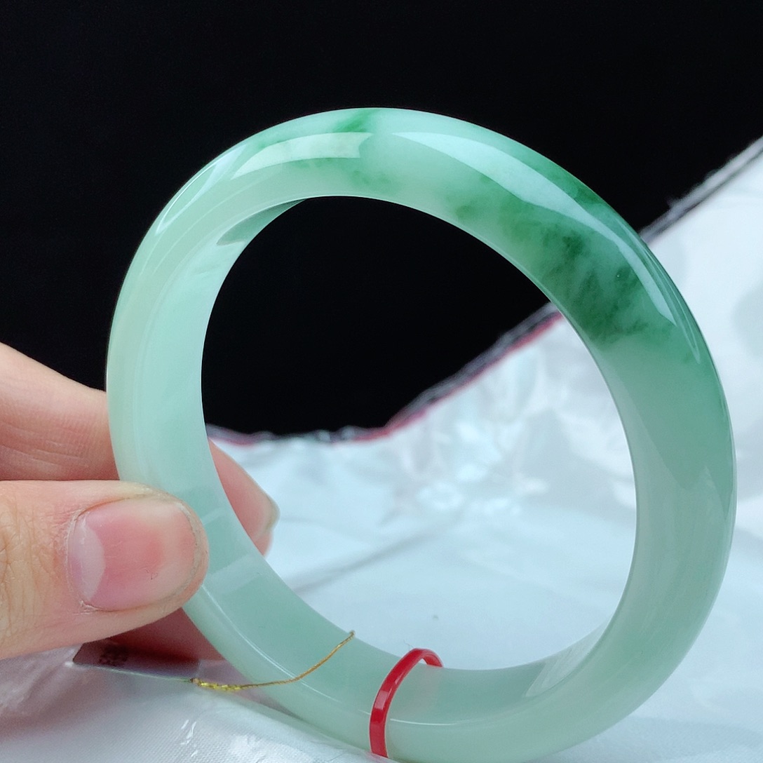 翡翠手镯未镶嵌58圈3313