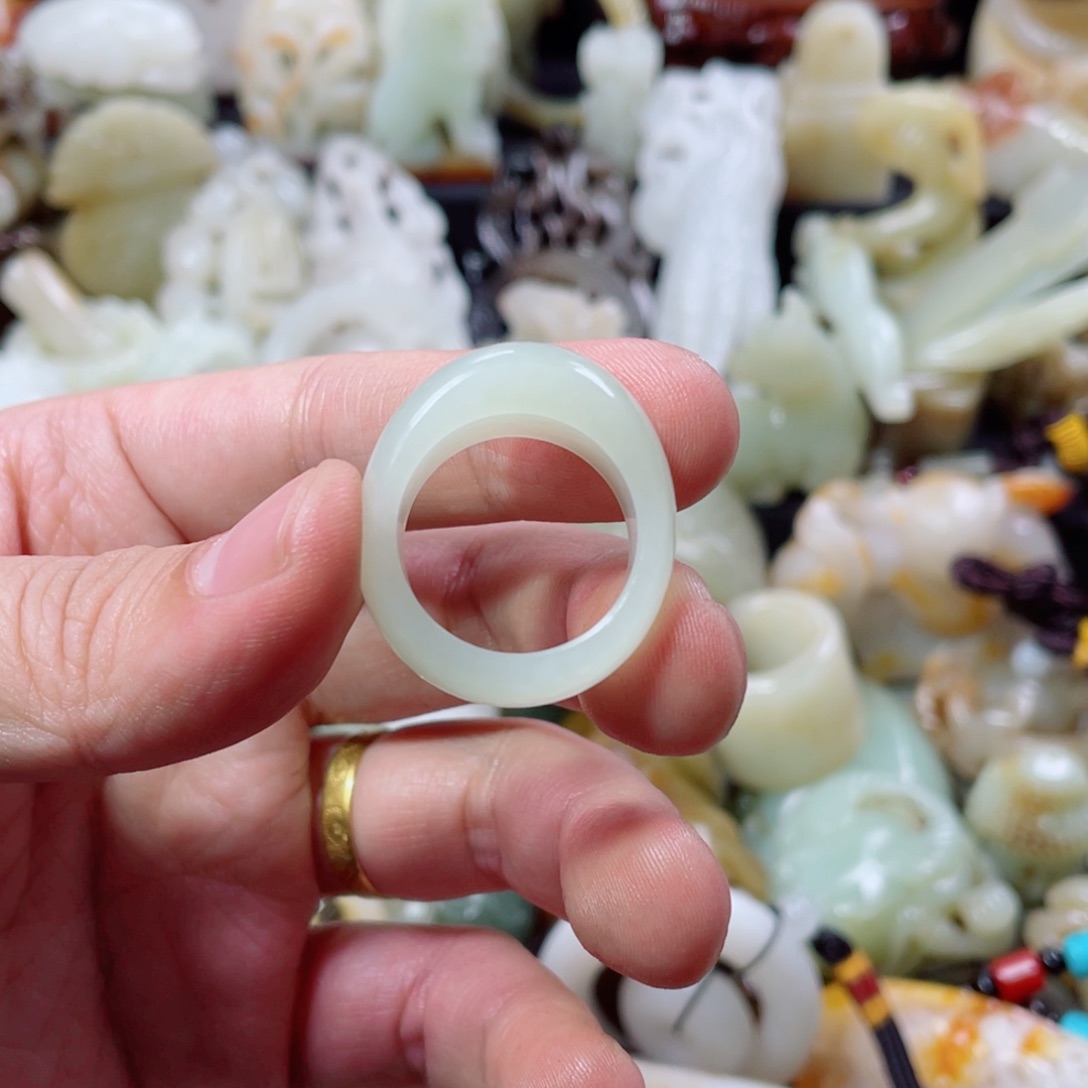 f***和田玉未镶嵌挂件