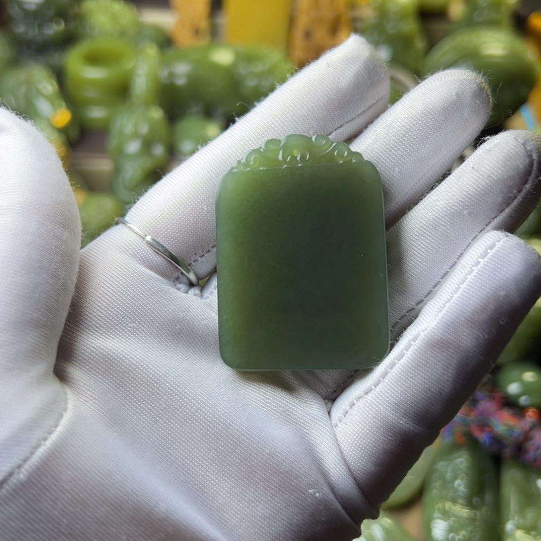 岫岩老玉（透闪石质玉）挂件未镶嵌