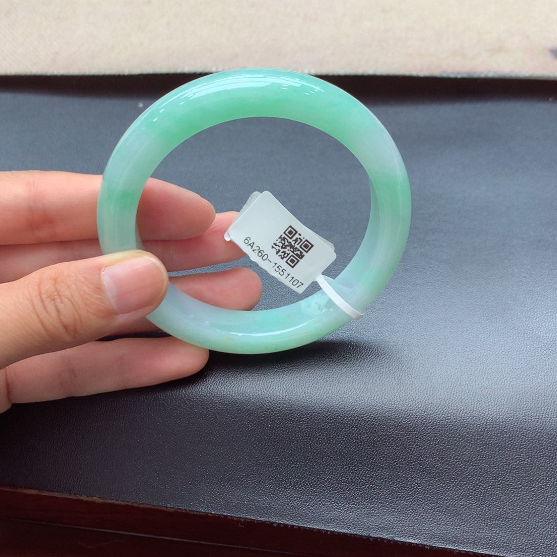 翡翠手镯未镶嵌缅甸翡翠手镯