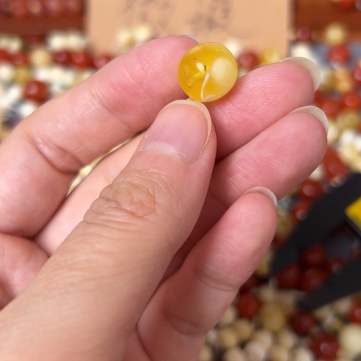 蜜蜡未镶嵌裸石11.2mm一个