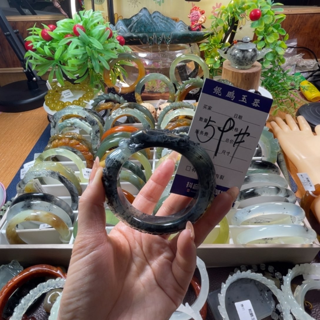 未镶嵌蛇纹石玉手镯