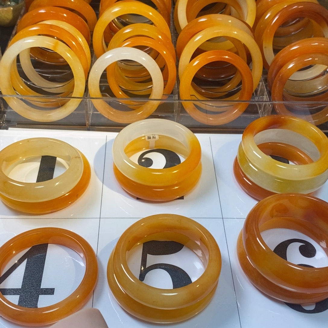 石英质玉（黄龙玉）未镶嵌手镯