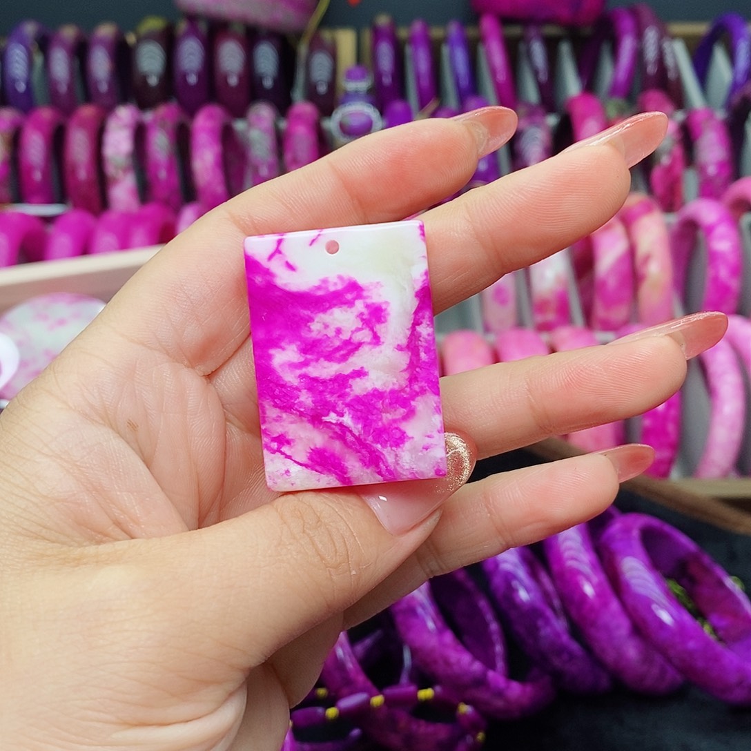 程***珐琅非金属猪油冻方吊牌