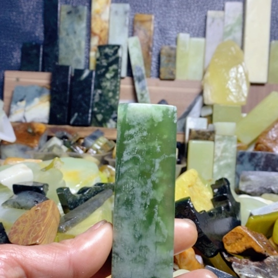 【闪购商品】蛇纹石玉珠宝玉器未镶嵌