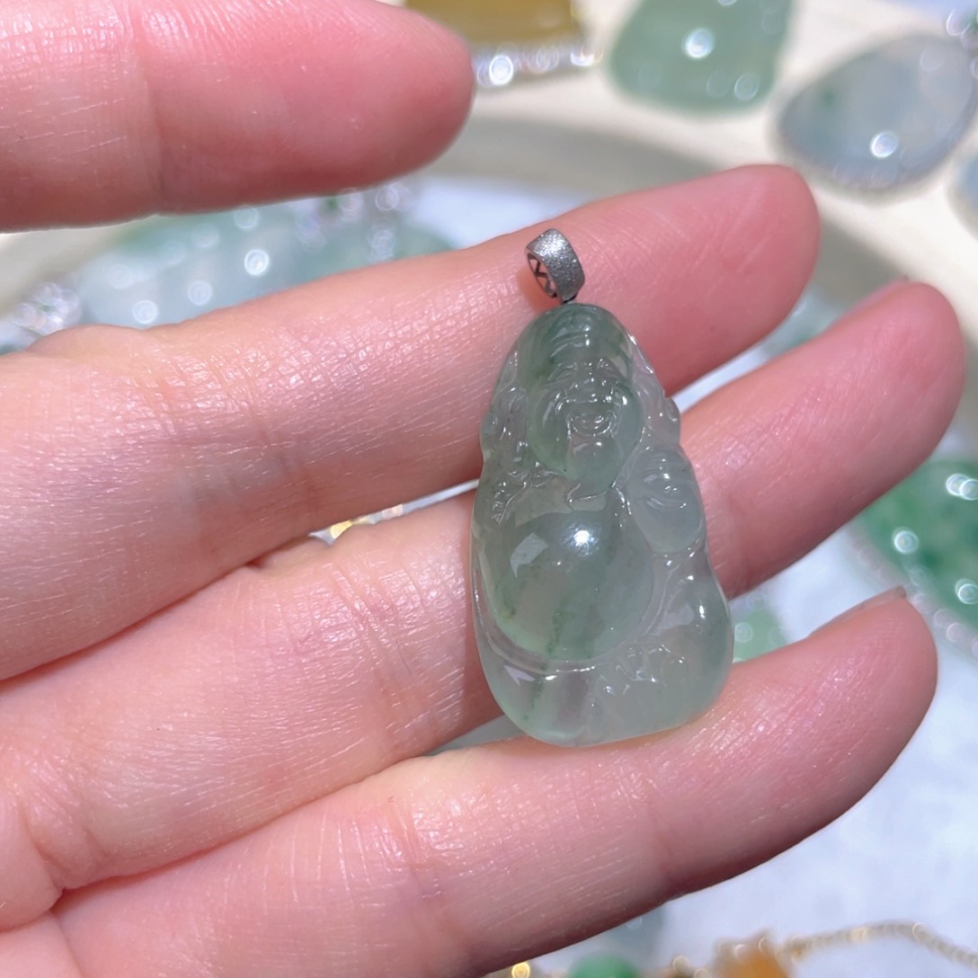 翡翠颈饰18K金镶嵌翡翠