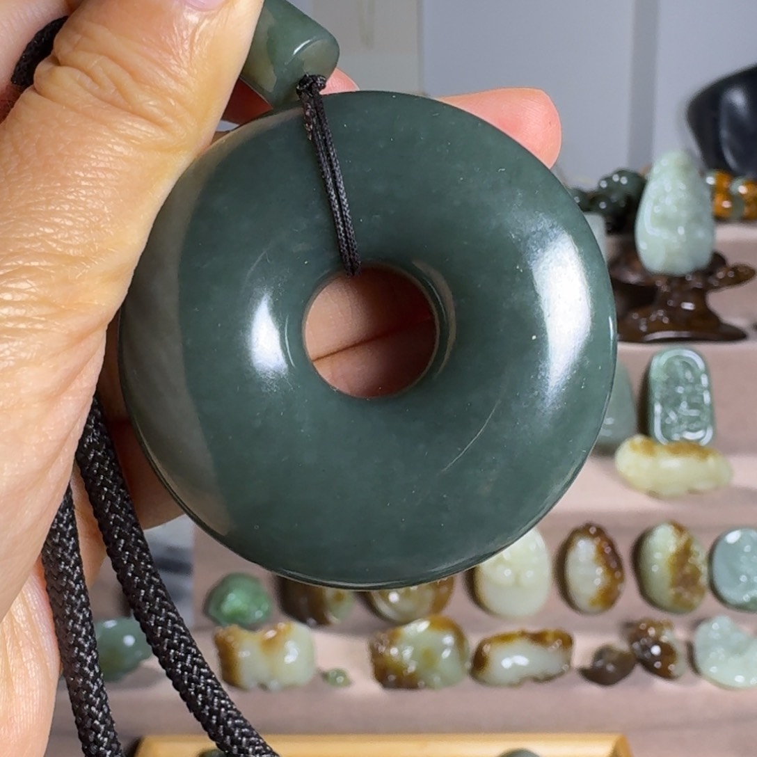 和田玉（糖玉）颈饰未镶嵌