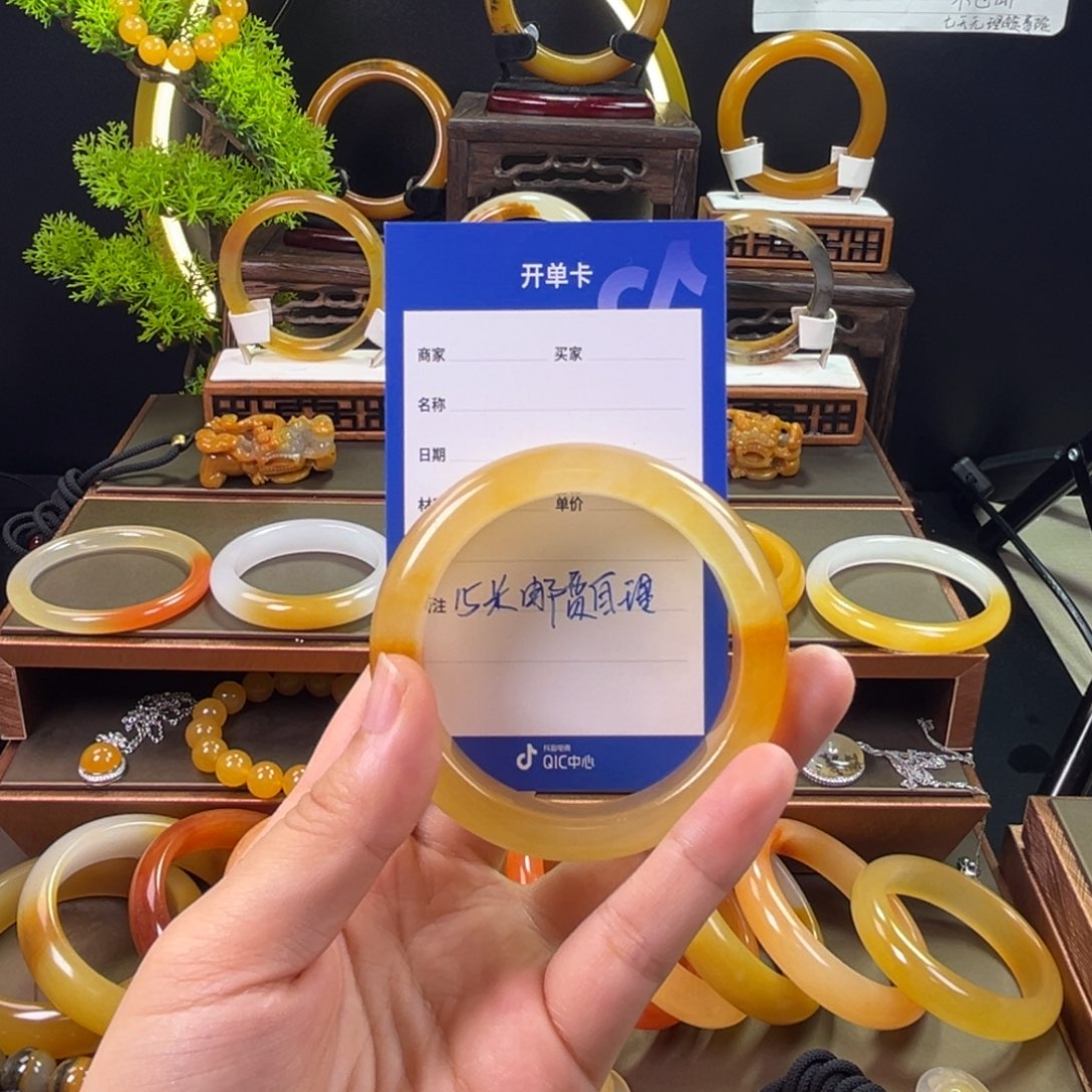 未镶嵌手镯石英质玉