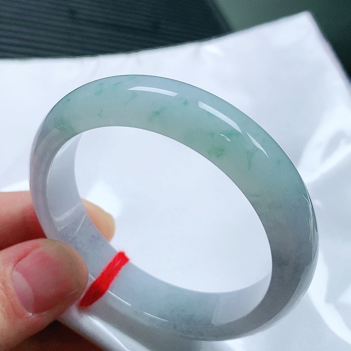 翡翠手镯（圆镯）未镶嵌翡翠手镯未镶嵌