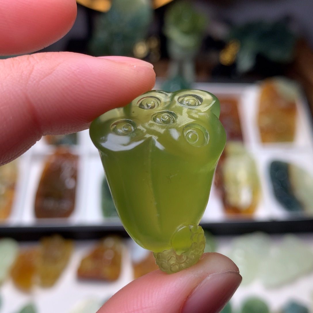 岫玉挂件莲蓬未镶嵌