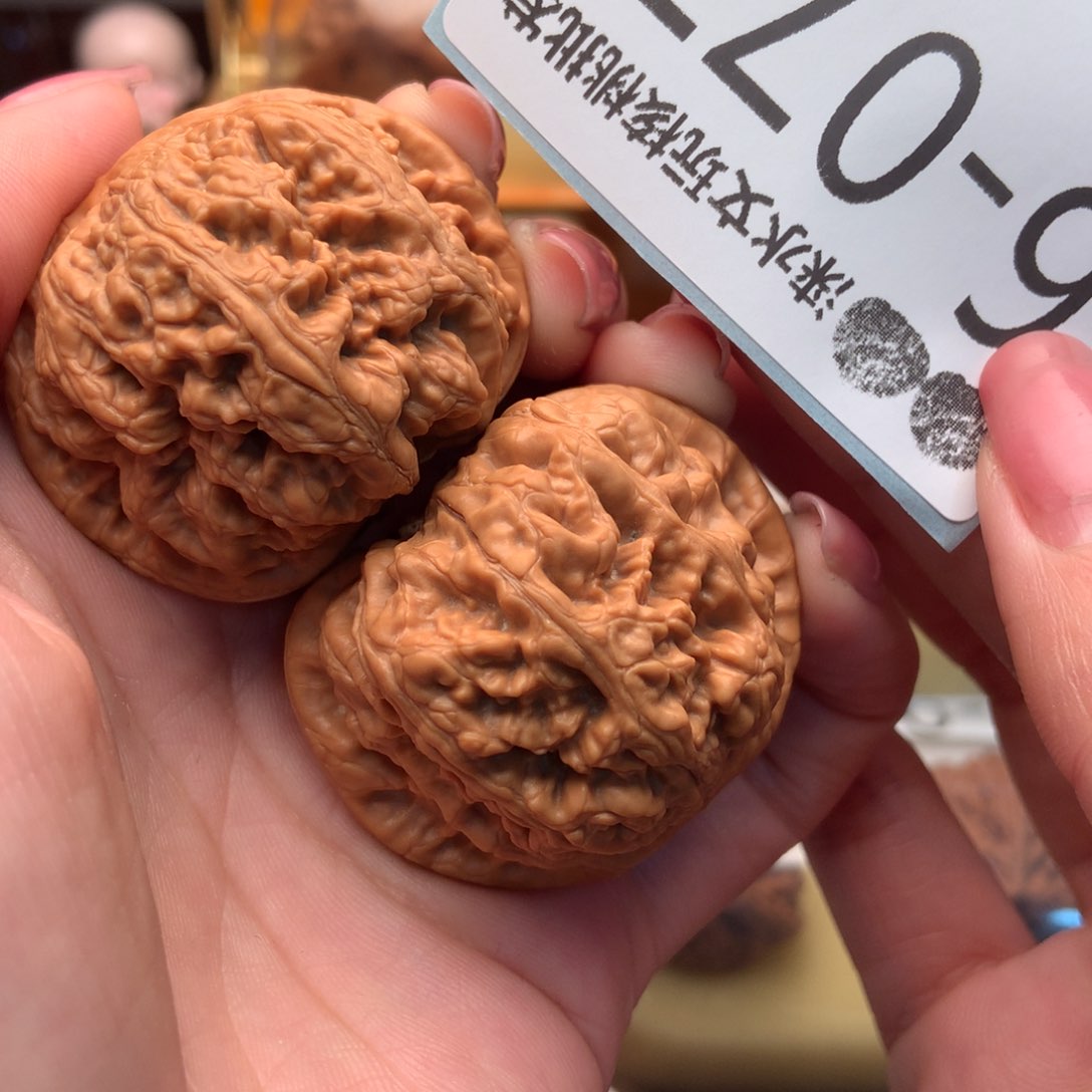 文玩核桃把件44粗筋。