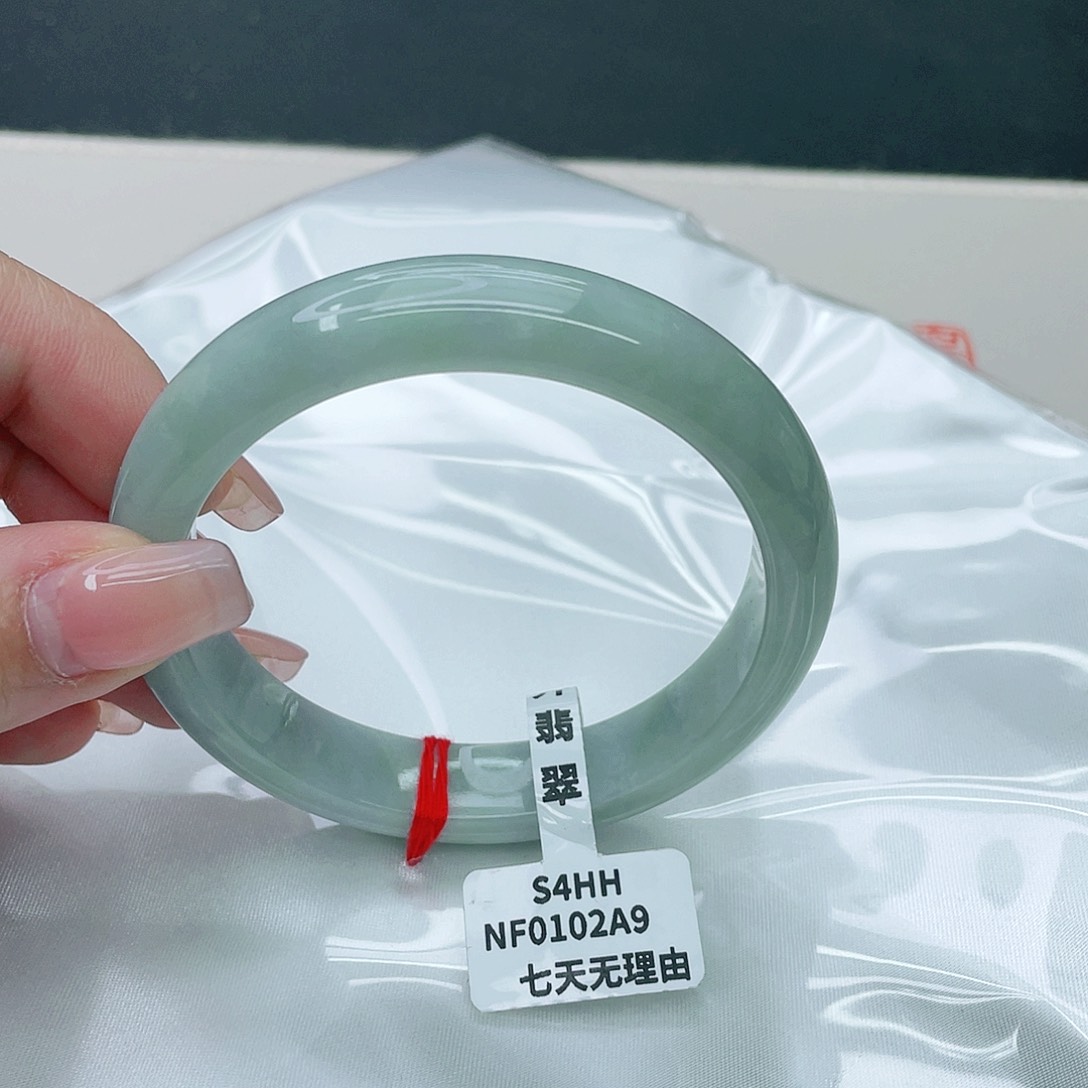 翡翠手镯未镶嵌正59