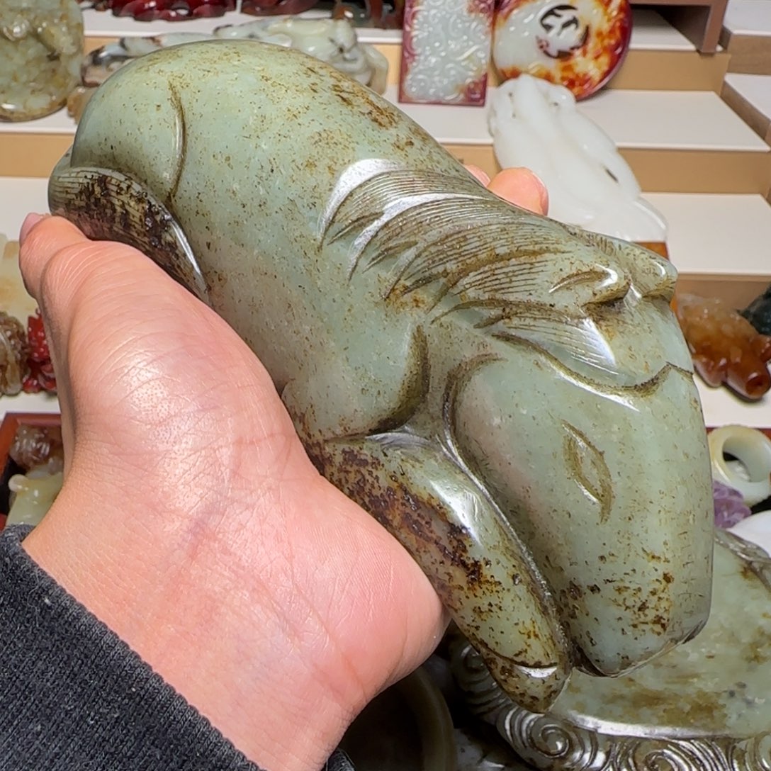 佛***忠和田玉未镶嵌颈饰