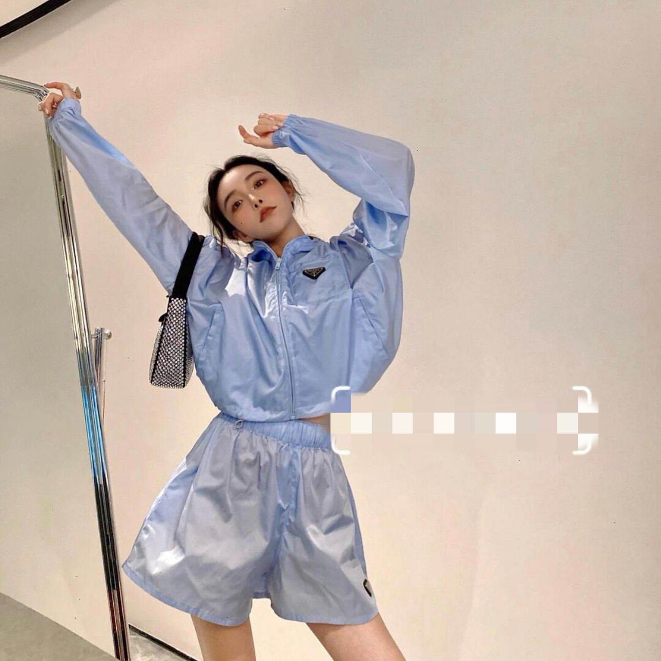 全新未使用 Prada/普拉达 蓝色三角标外套  42码 