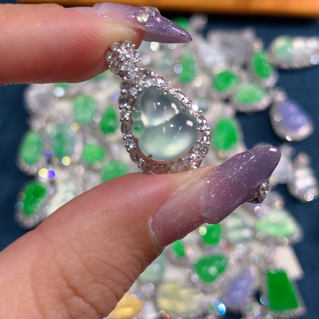 翡翠戒指18K金镶嵌葫芦