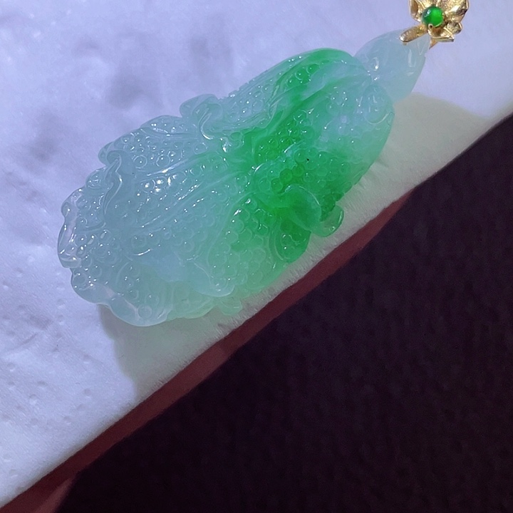 翡翠18K金镶嵌颈饰翡翠