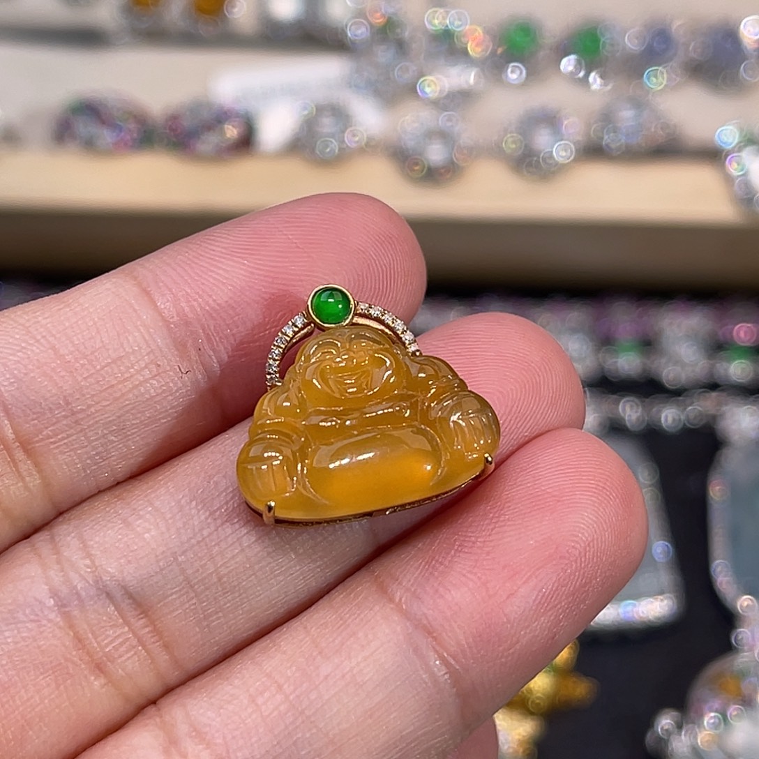 颈饰18K金镶嵌翡翠
