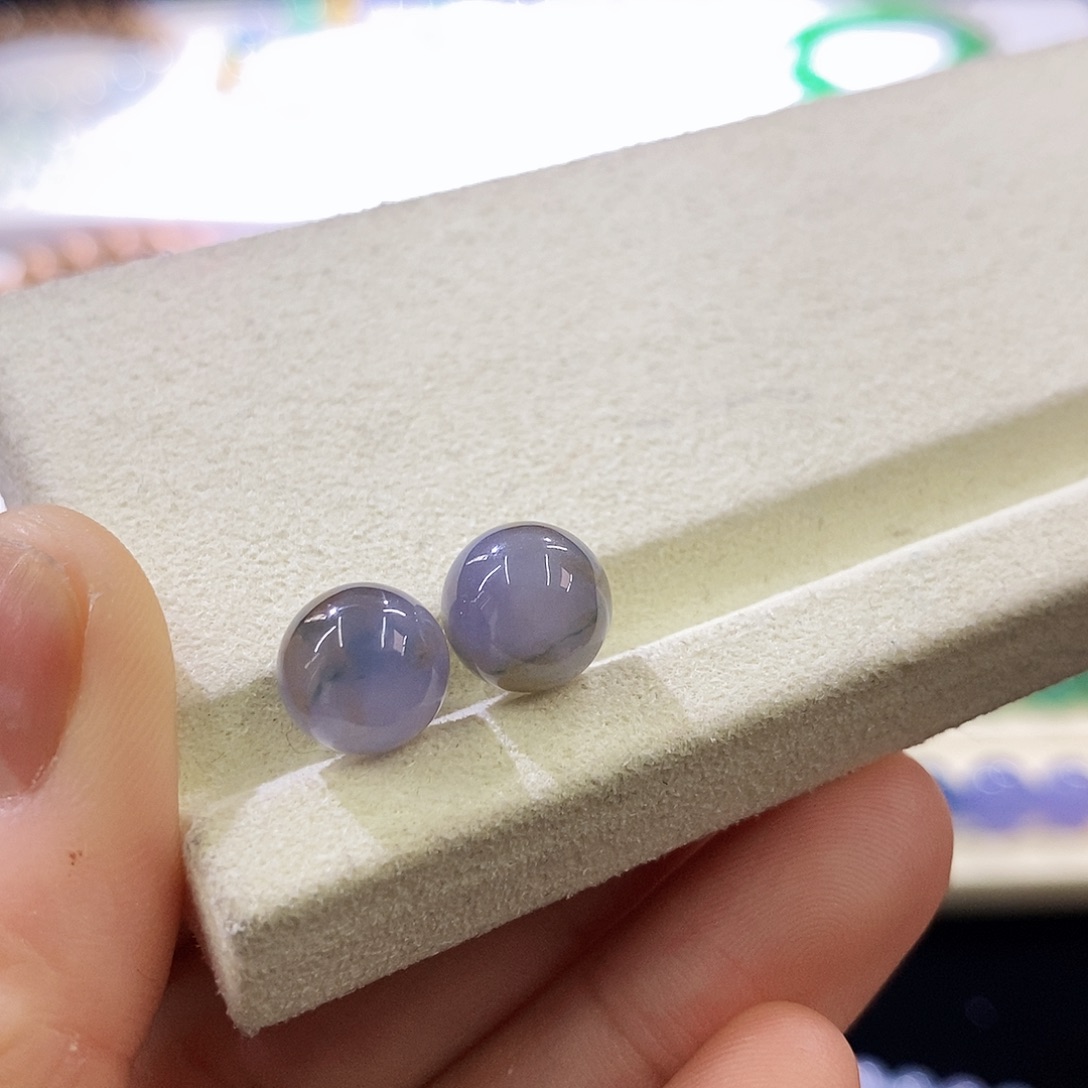 翡翠未镶嵌挂件一对特色珠