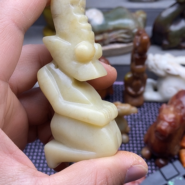 未镶嵌蛇纹石玉颈饰