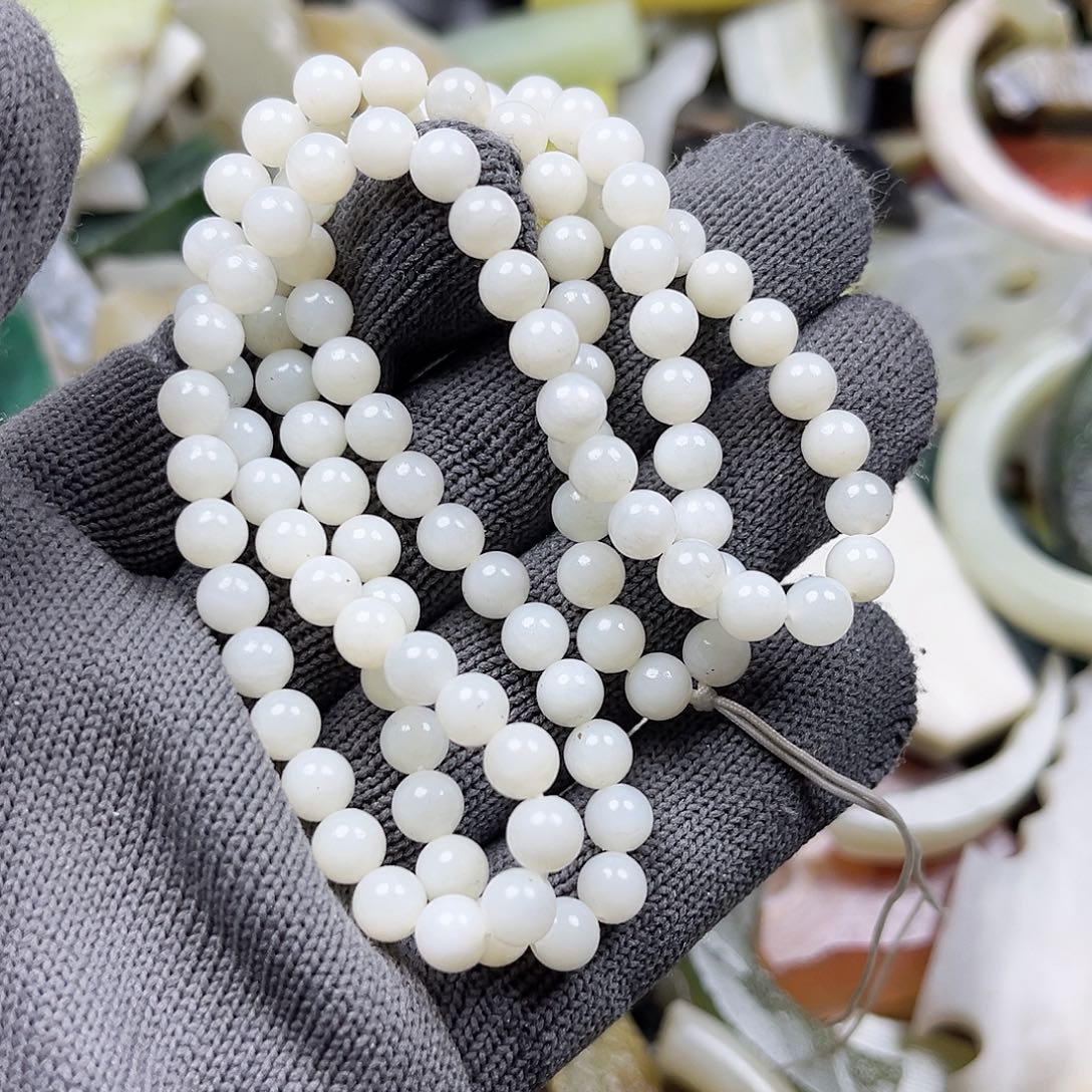 颈饰未镶嵌和田玉