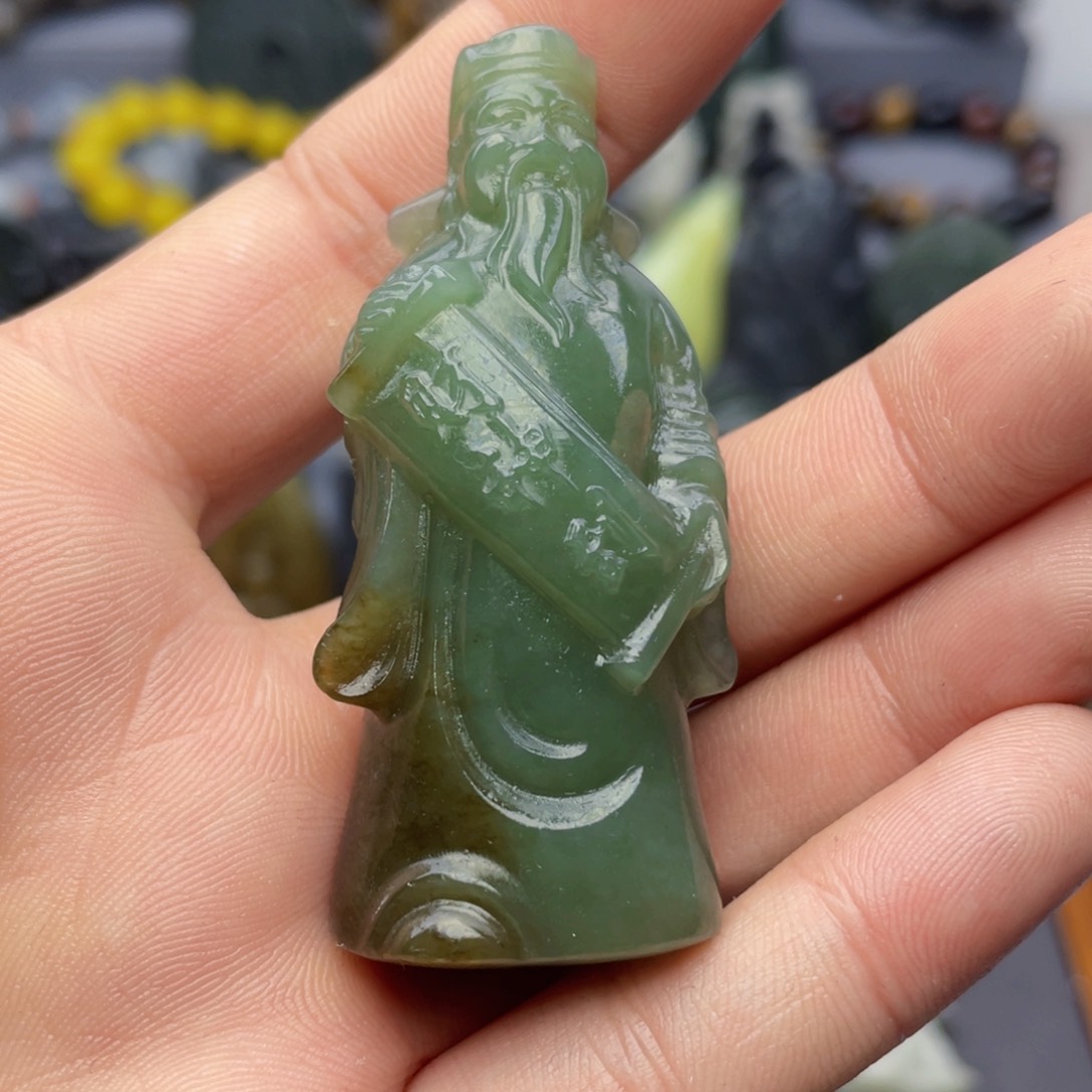 和田玉颈饰未镶嵌卧**月