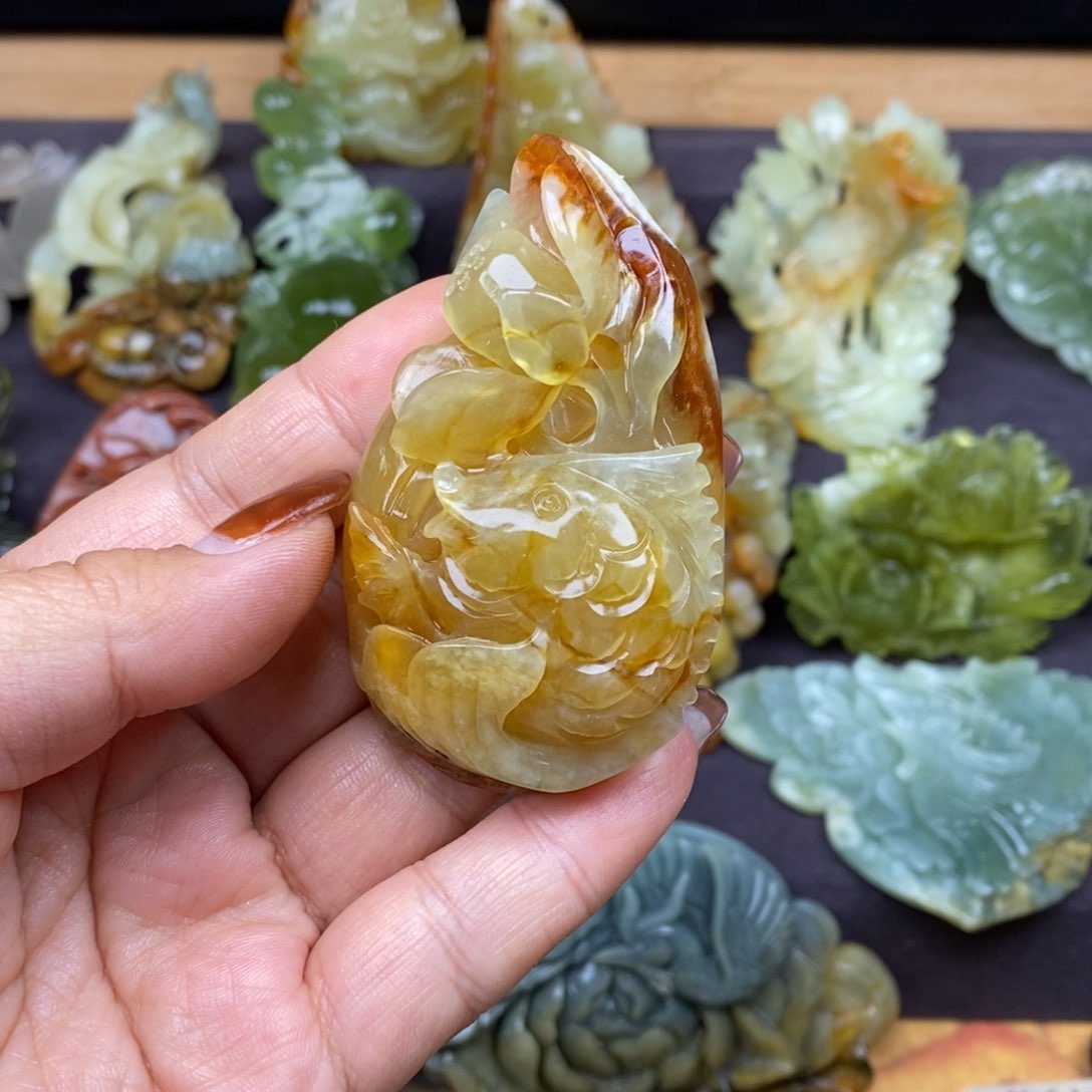 蛇纹石玉颈饰未镶嵌兰*