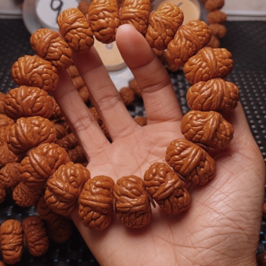 桃核手串路*东龙纹桃核