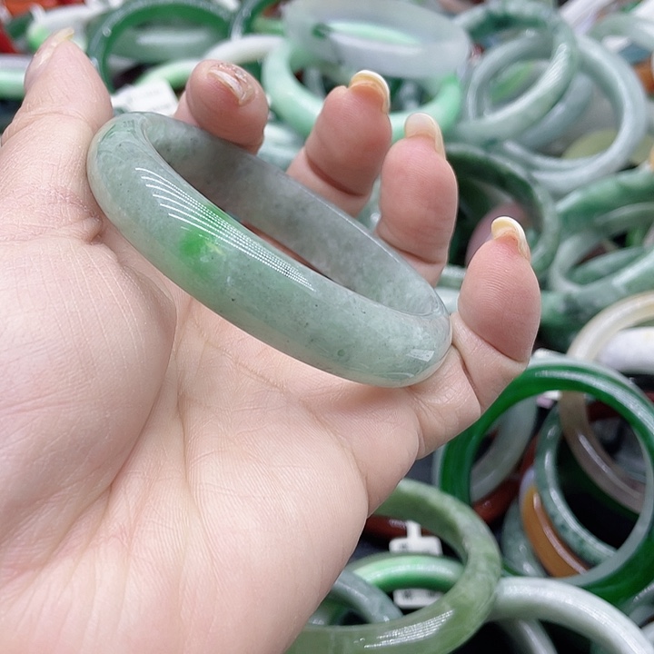 黎***条玻璃非金属手镯黑色