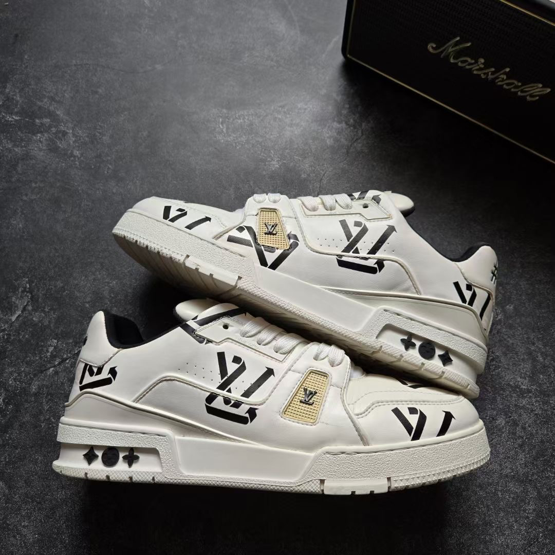 99新 LouisVuitton/路易威登 41码 TRAINER 黑白环保 鞋