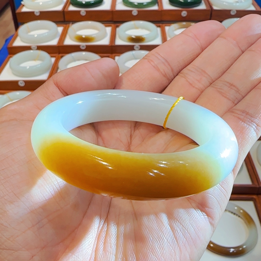 和田玉未镶嵌手镯且末一抹金红糖54 55 56