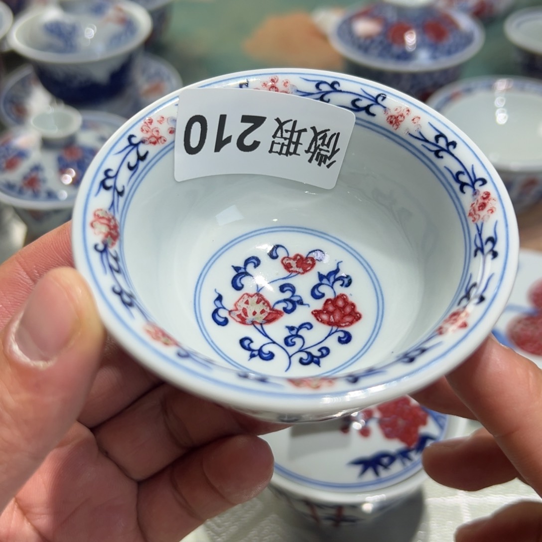 杯青花釉里红釉下