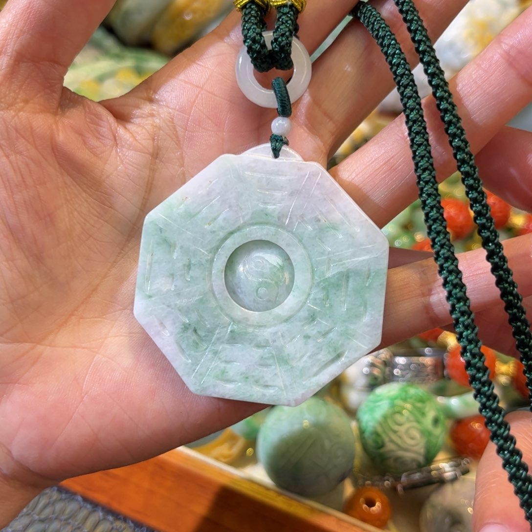 翡翠颈饰未镶嵌待编款