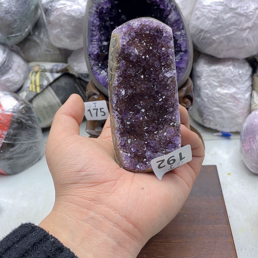 紫晶大型摆件（非配饰）未镶嵌