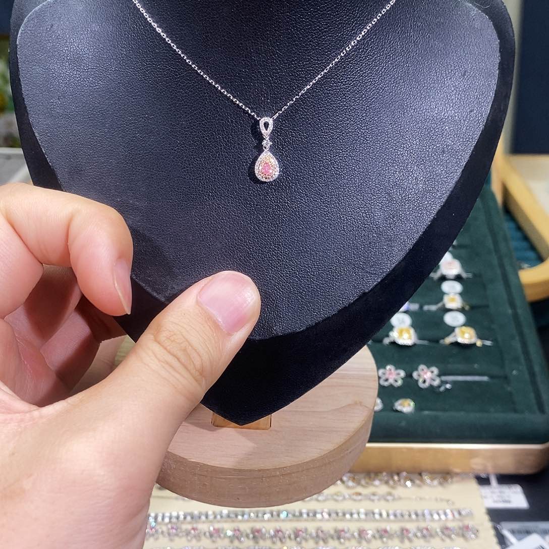 钻石颈饰18K金镶嵌项链