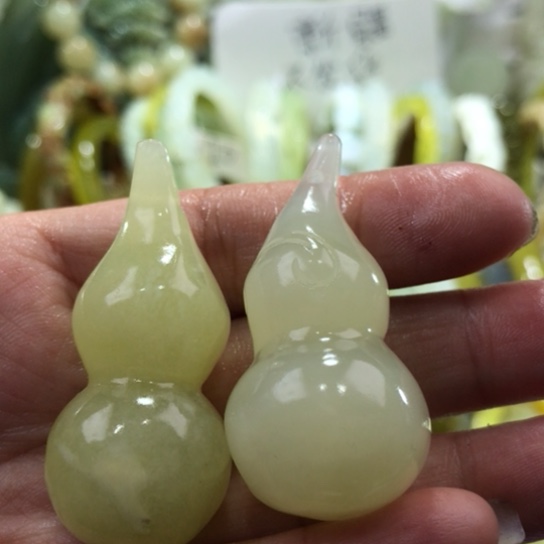 岫玉未镶嵌吊坠葫芦