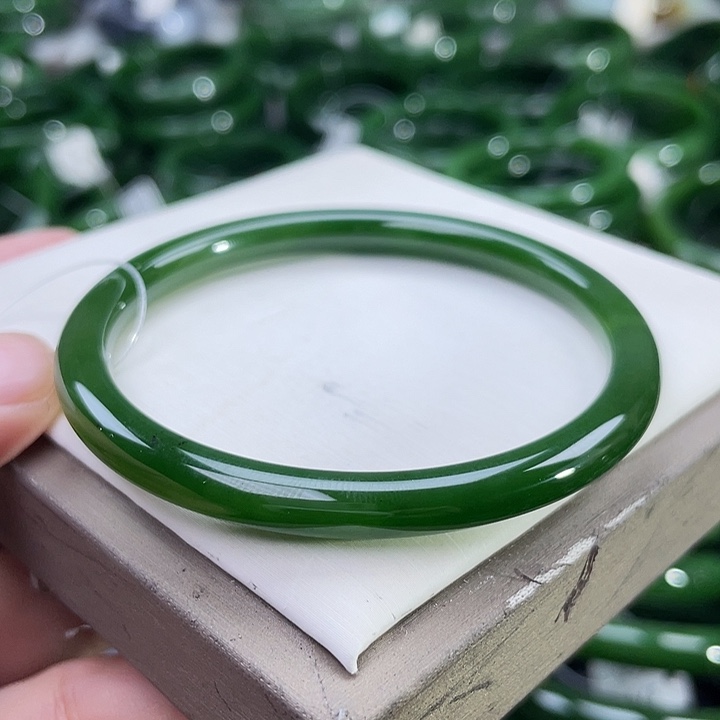 未镶嵌手镯和田玉（碧玉）