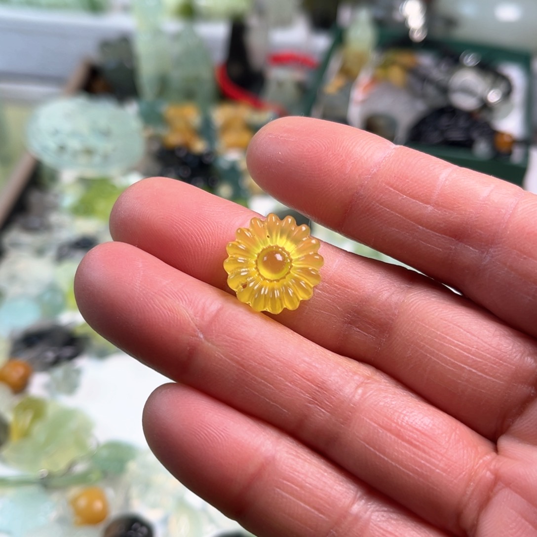 蛇纹石玉原石未镶嵌