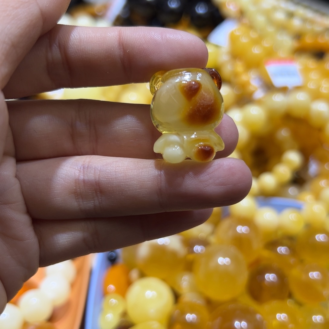 琥珀珠宝奇石未镶嵌