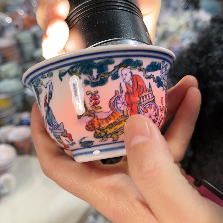 瓷片///////景德镇陶瓷杯子。红。