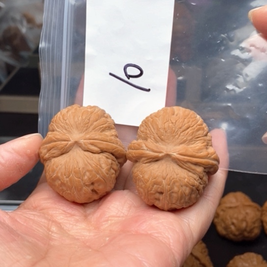 桃核吊坠多**生10平谷元宝