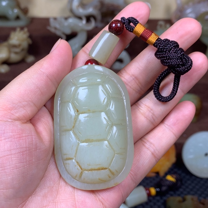 和田玉未镶嵌把件