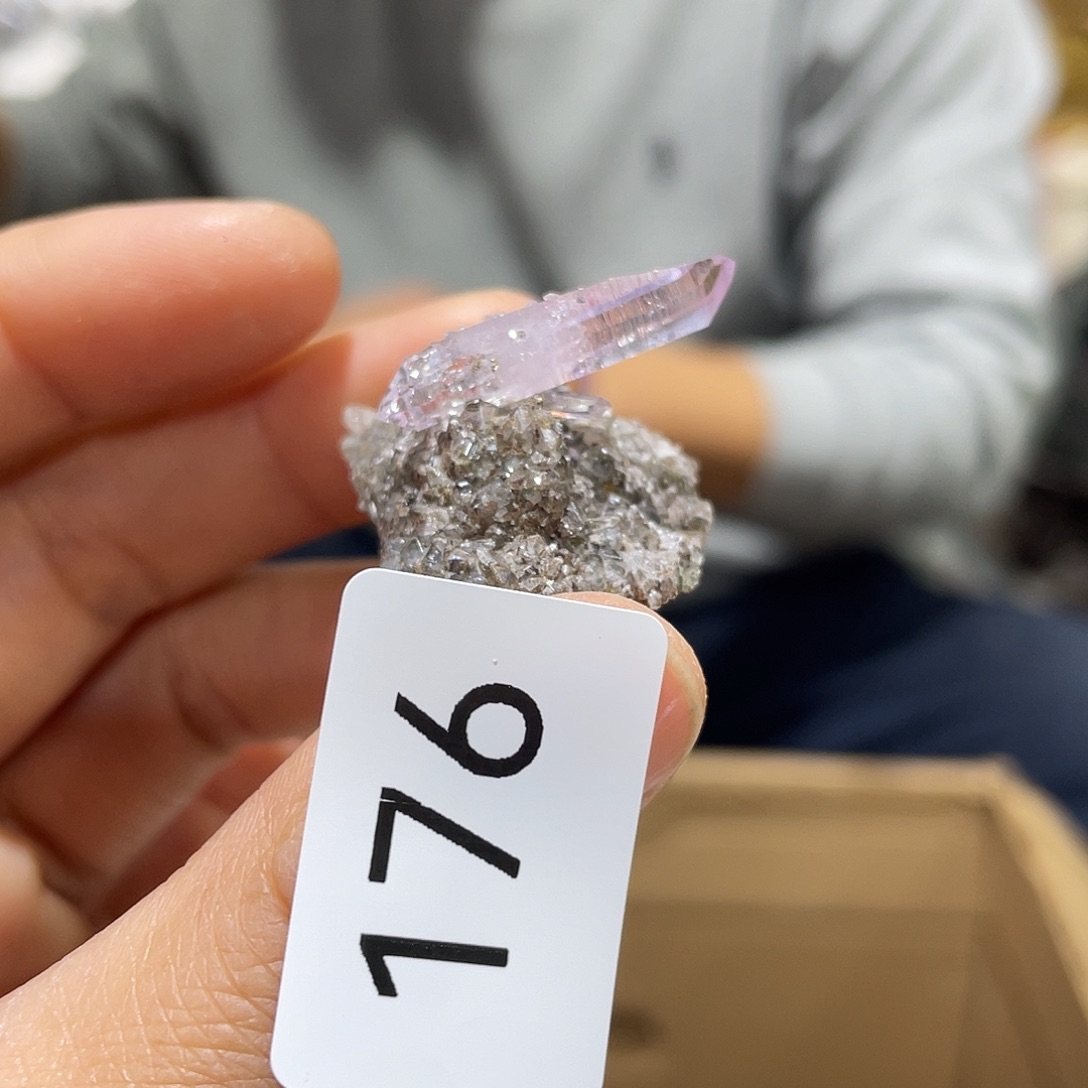 水晶摆件……未镶嵌